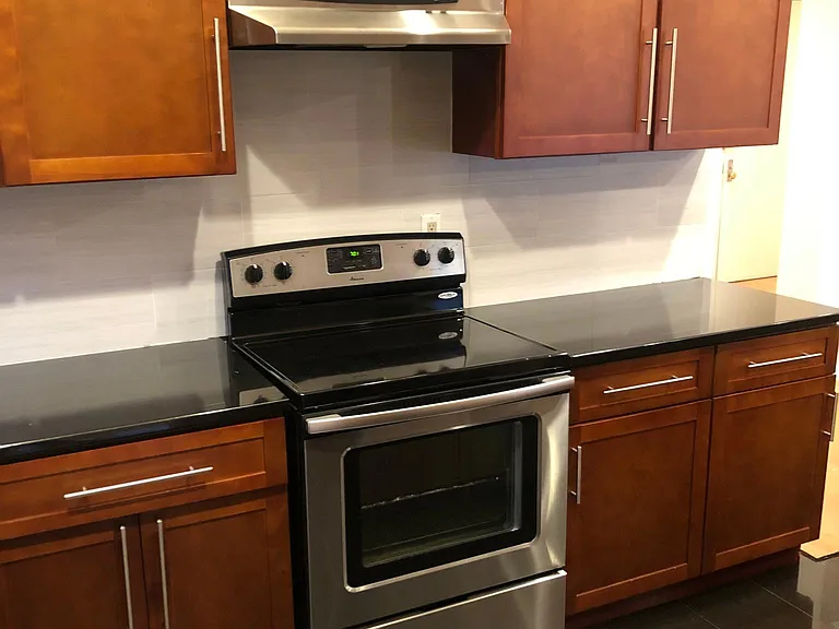 237 Great Neck Rd #4B — Photo 8