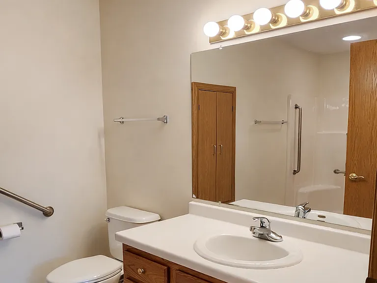 913 Richland Ave SW — Photo 16