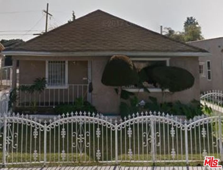 1st image of 1216 W 65th Pl