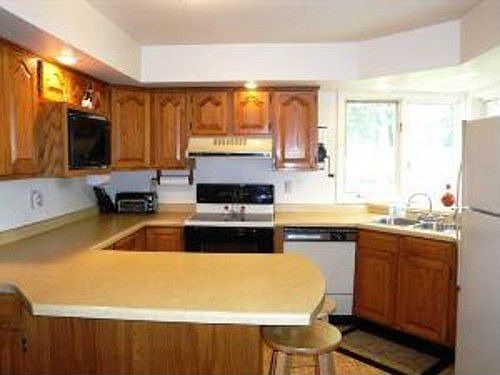 3rd image of 183700 Mayflower Ln