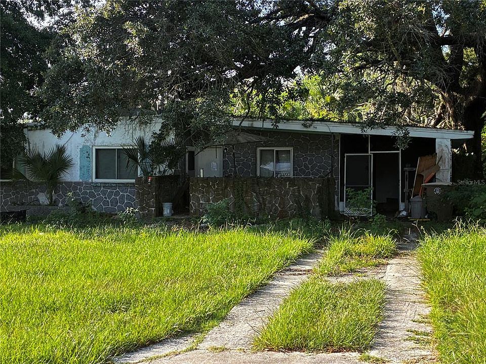1st image of 3206 SE 6TH STREET
