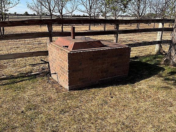 5th image of 3805 Mack Rd