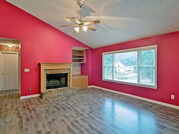 5th image of 605 Glendale Forest Dr