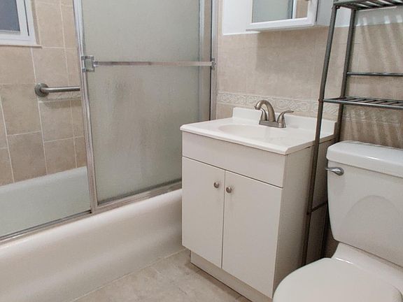 4th image of 2524 99th St #2