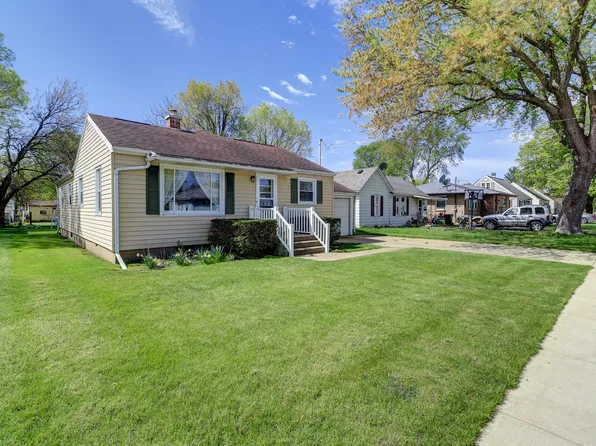 1205 E 16th St, Sterling, IL 61081
