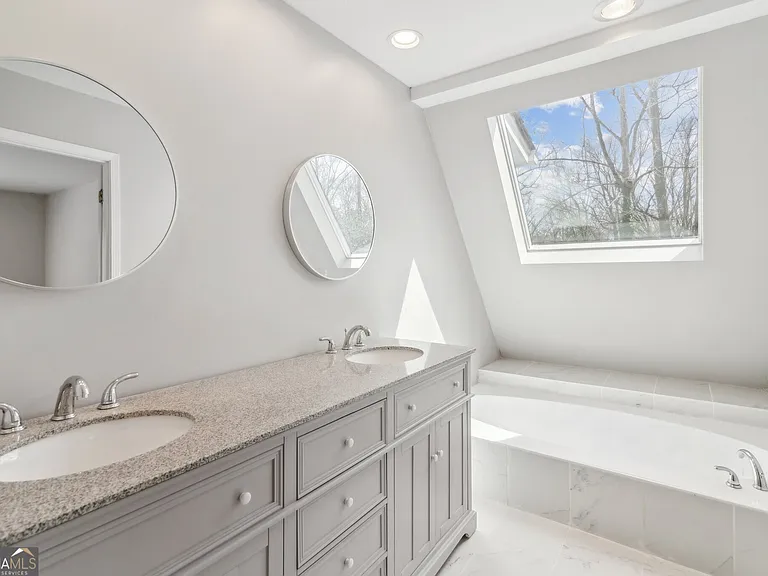 355 Westerhall Ct — Photo 17