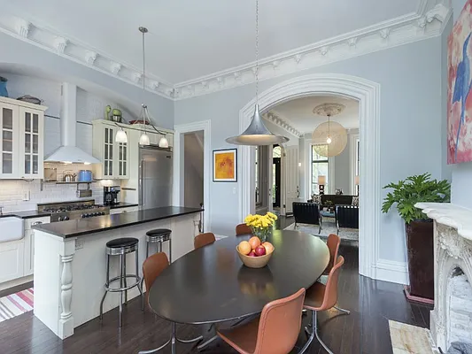 Sold by Sotheby's International Realty | media 3