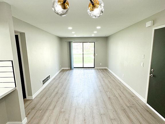 5th image of 44315 Sunnyside Dr APT 102