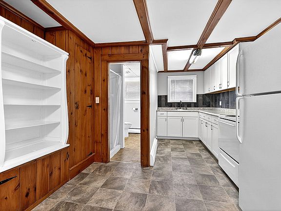 4th image of 32 Patterson St APT 3