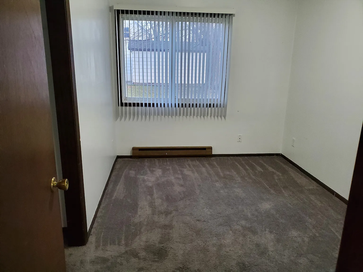 2 bed, 850 sqft, $700 — Photo 3