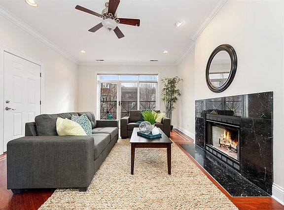 5th image of 1928 W Diversey Pkwy #3