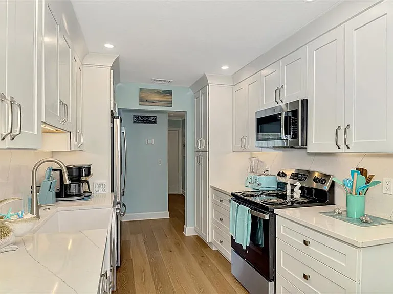 307 Avenida De Paradisio — Photo 20