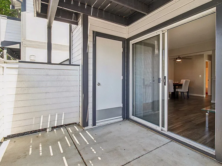 Terra House Apartments — Photo 34