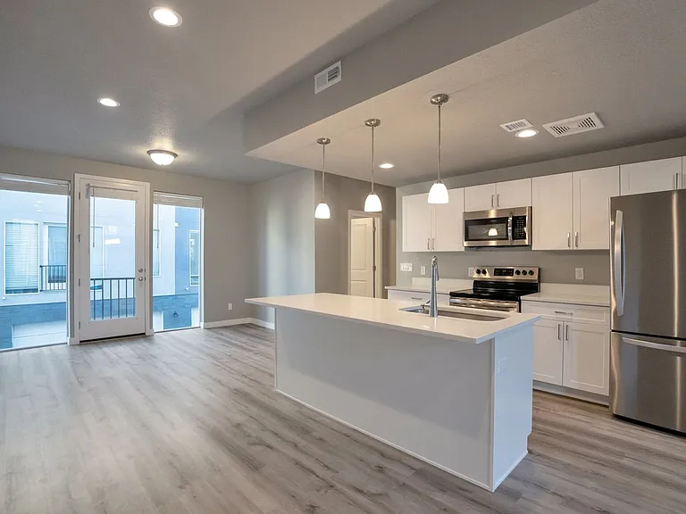 1681 S 225 W — Photo 3
