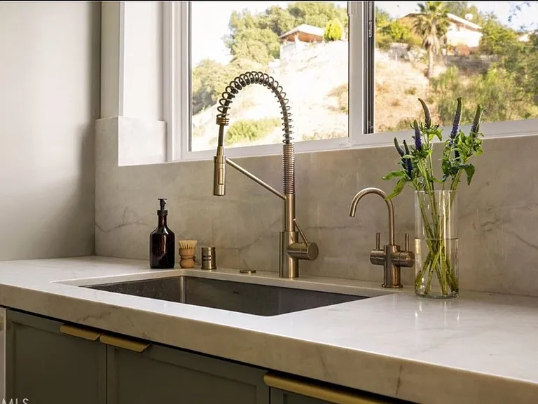11111 Tujunga Canyon Blvd — Photo 23