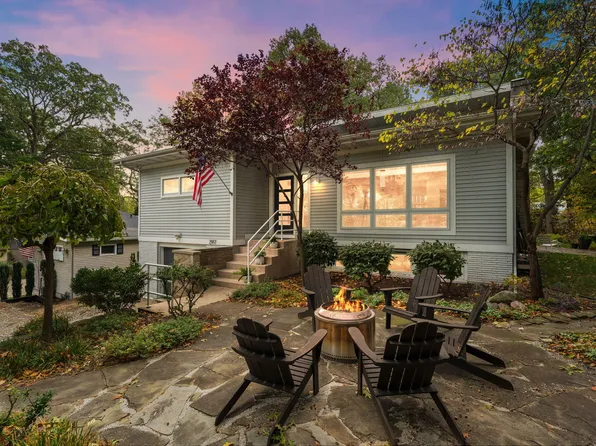 2917 Roslyn Trl, Long Beach, IN 46360