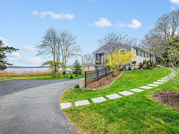 2nd image of 75 Meadowbrook Road