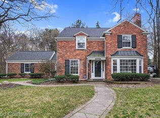 7 Elm Park Blvd, Pleasant Ridge, MI 48069