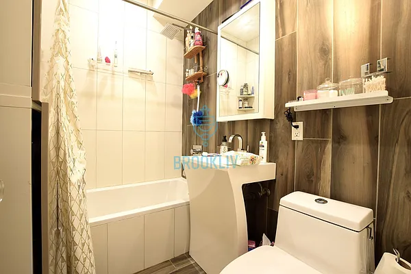 Rented by null | media 60