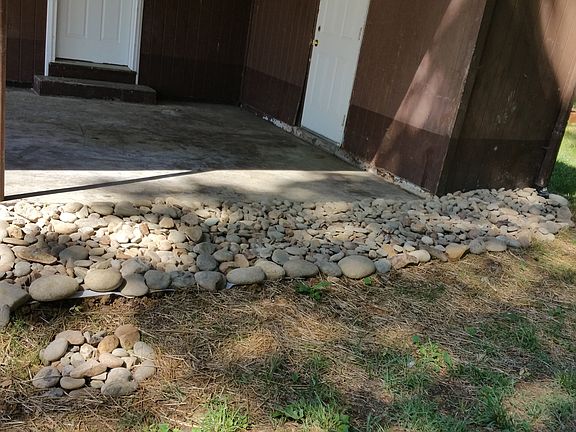 2nd image of 749 Brookridge Cir