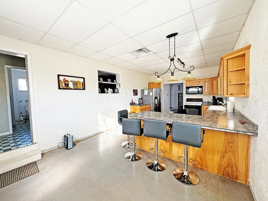 2 bed, 2.0 bath, 1700 sqft, $1,800 — Photo 2