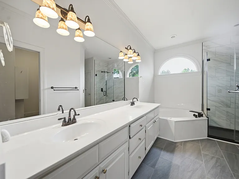 10 Hickory Hall Ct — Photo 6