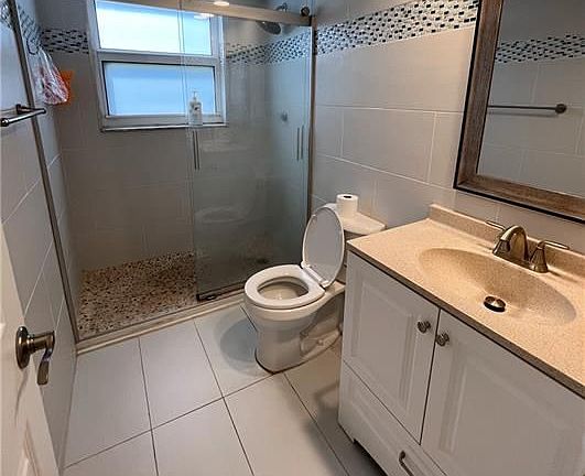 5th image of 3520 Oaks Way APT 301