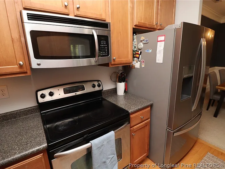 933 Portstewart Dr — Photo 14
