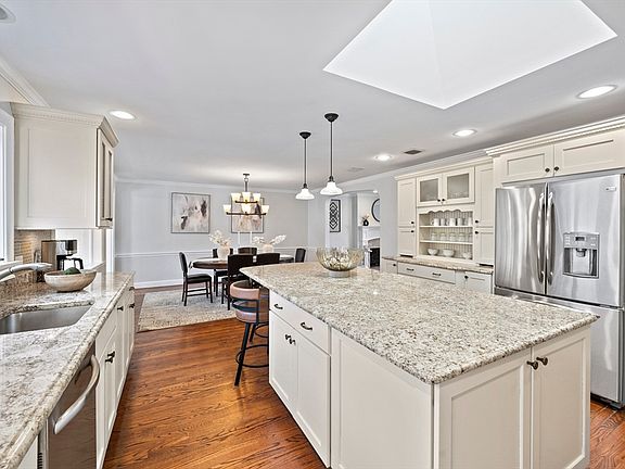 4th image of 447 Dudley Rd