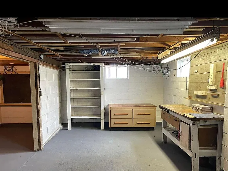 1810 Ryan Ave — Photo 8
