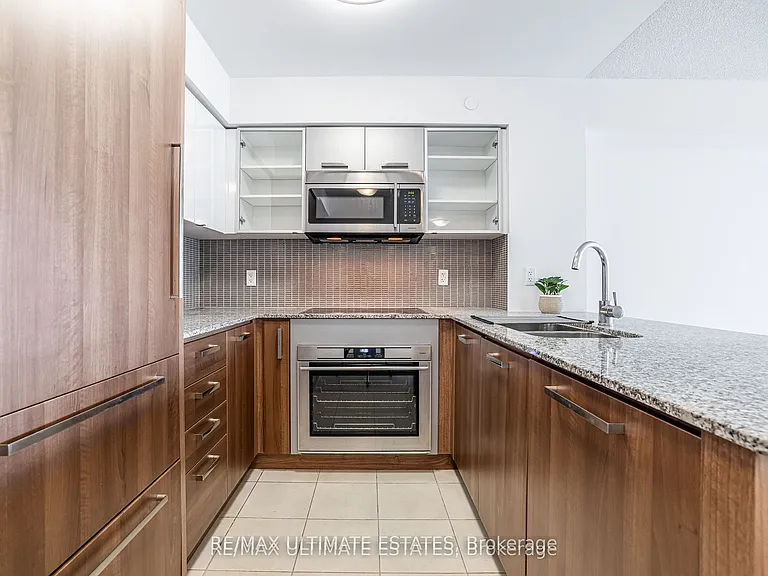 5168 Yonge St #711 — Photo 7
