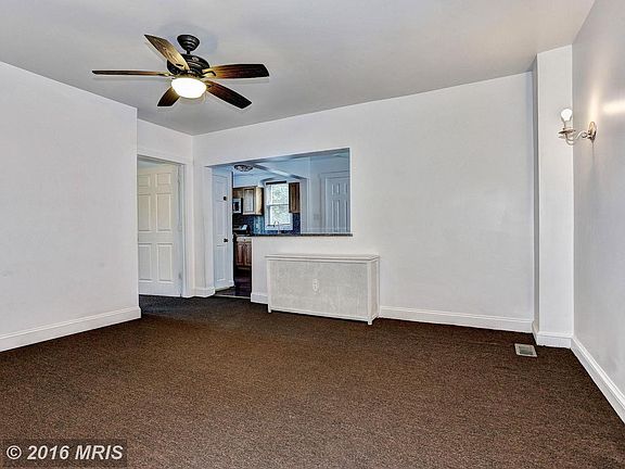 4th image of 28 Sanford Ave