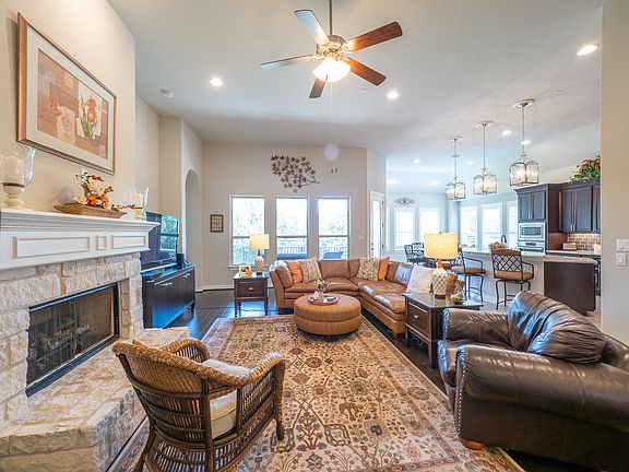 4th image of 307 Montalcino Blvd