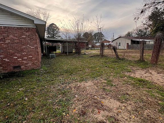 5th image of 418 Rock St