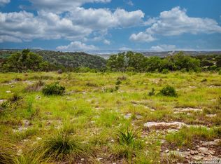 370 Twin Springs Rd N, Kerrville, TX 78028