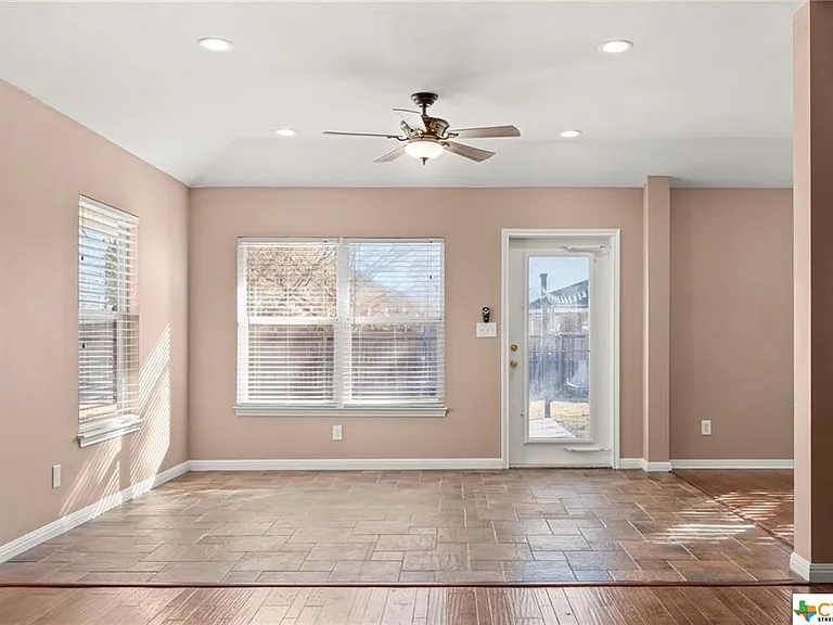 1623 Anna Lee — Photo 10