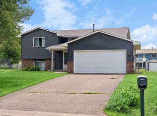 4045 Lake Ridge Dr, Big Lake, MN 55309