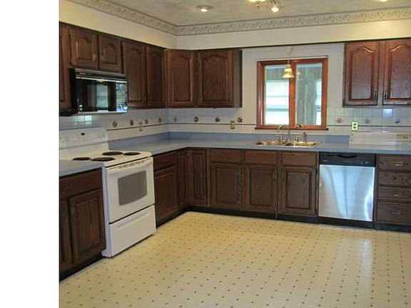 4th image of 100 Heidi Ln