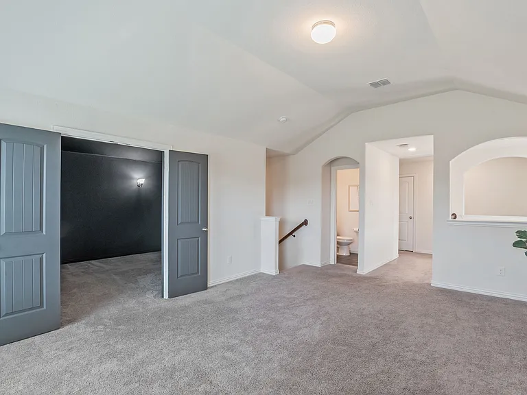 1413 Lake Grove Dr — Photo 19