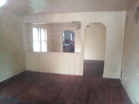 2nd image of 1520 Kingshighway