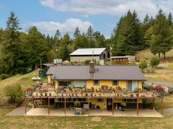 17779 Sitkum Ln, Myrtle Pt, OR 97458