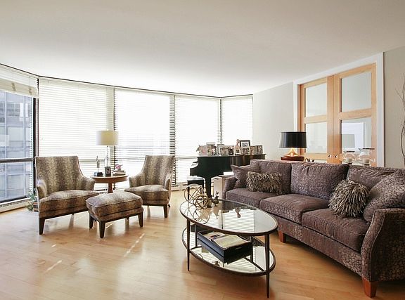 4th image of 990 N Lake Shore Dr APT 20B