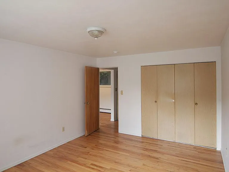 600 Allenby Ave #4 — Photo 8