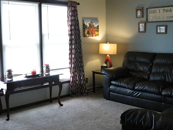 5th image of 1703 S Benton Ave