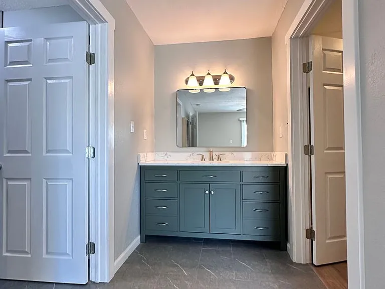 2120 La Veta Dr NE — Photo 26