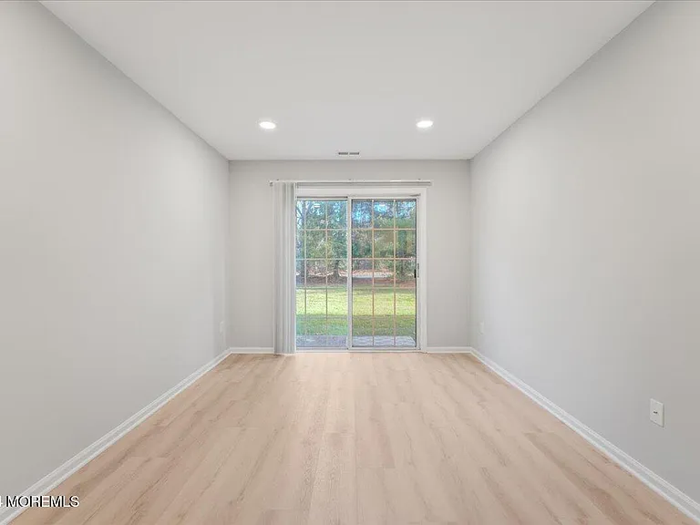 785 Banyan Ct — Photo 3