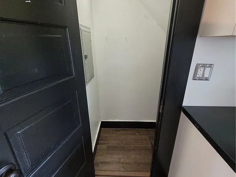 1780 N Summit Ave — Photo 12