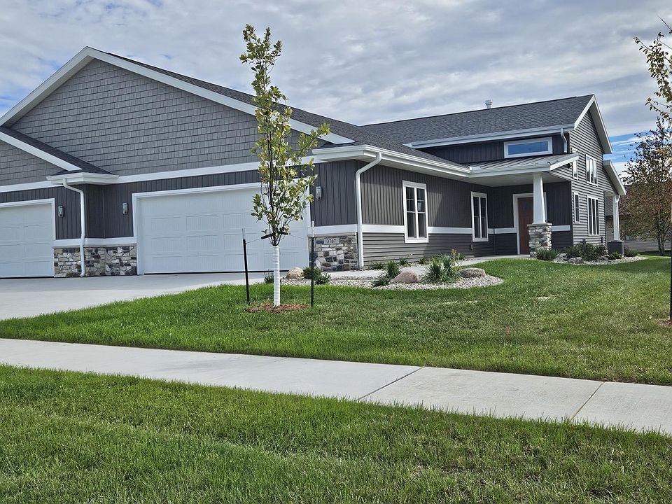 1st image of 3767 Newcastle Dr