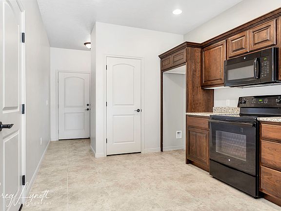 5th image of 290 Buena Vista Blvd Unit 46