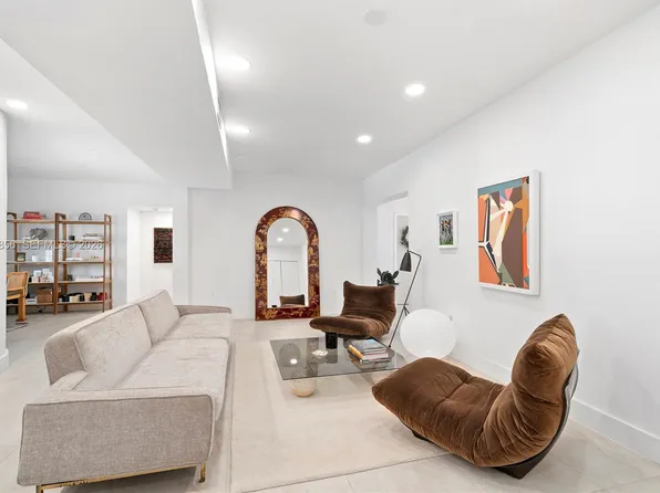 638 NE 141st St, North Miami, FL 33161